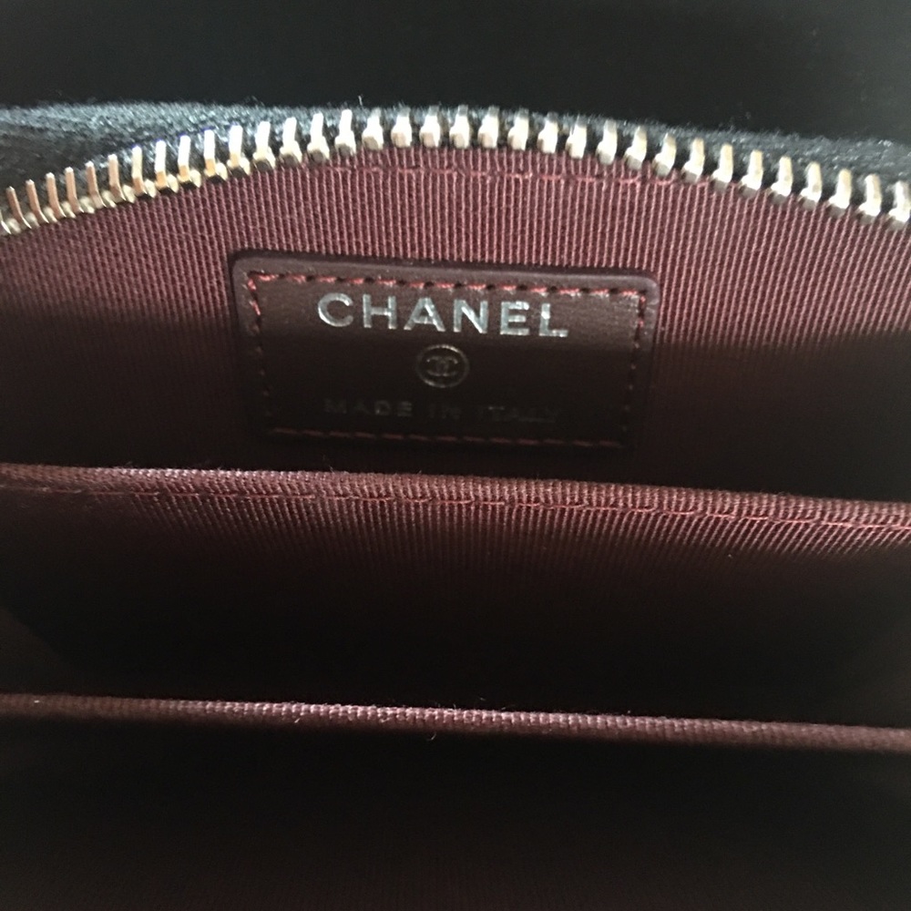 Chanel Lambskin Leather Quilted Coin Purse. Only used 2X . - Picture 7 of 7